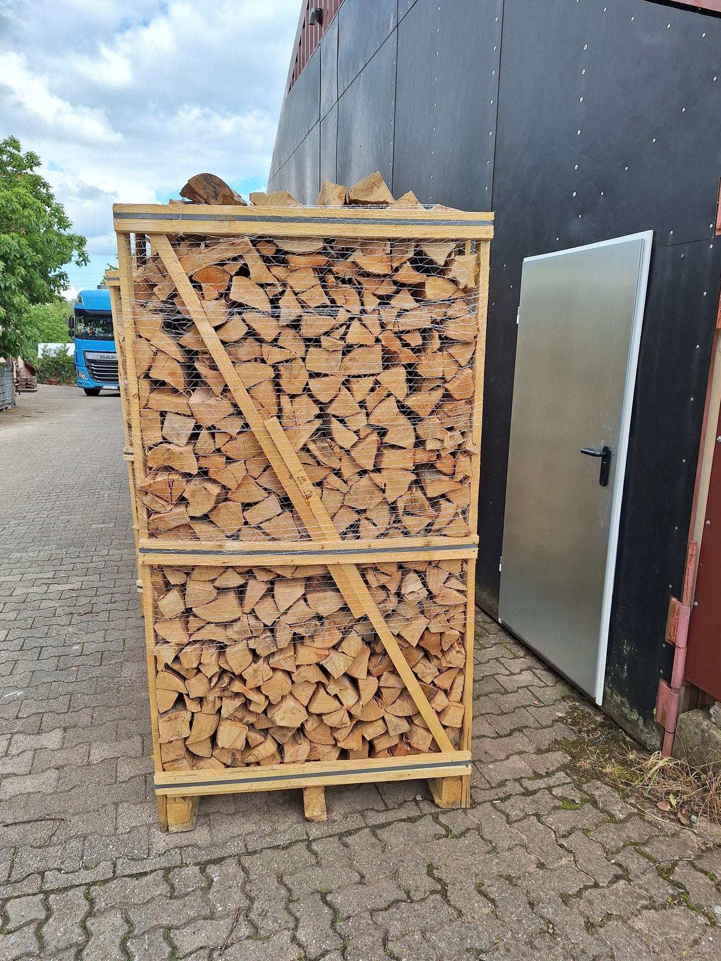 Kaminholz Buche kammergetrocknet | 1,7-1,8 RM / 2,6 - 2,8 SRM